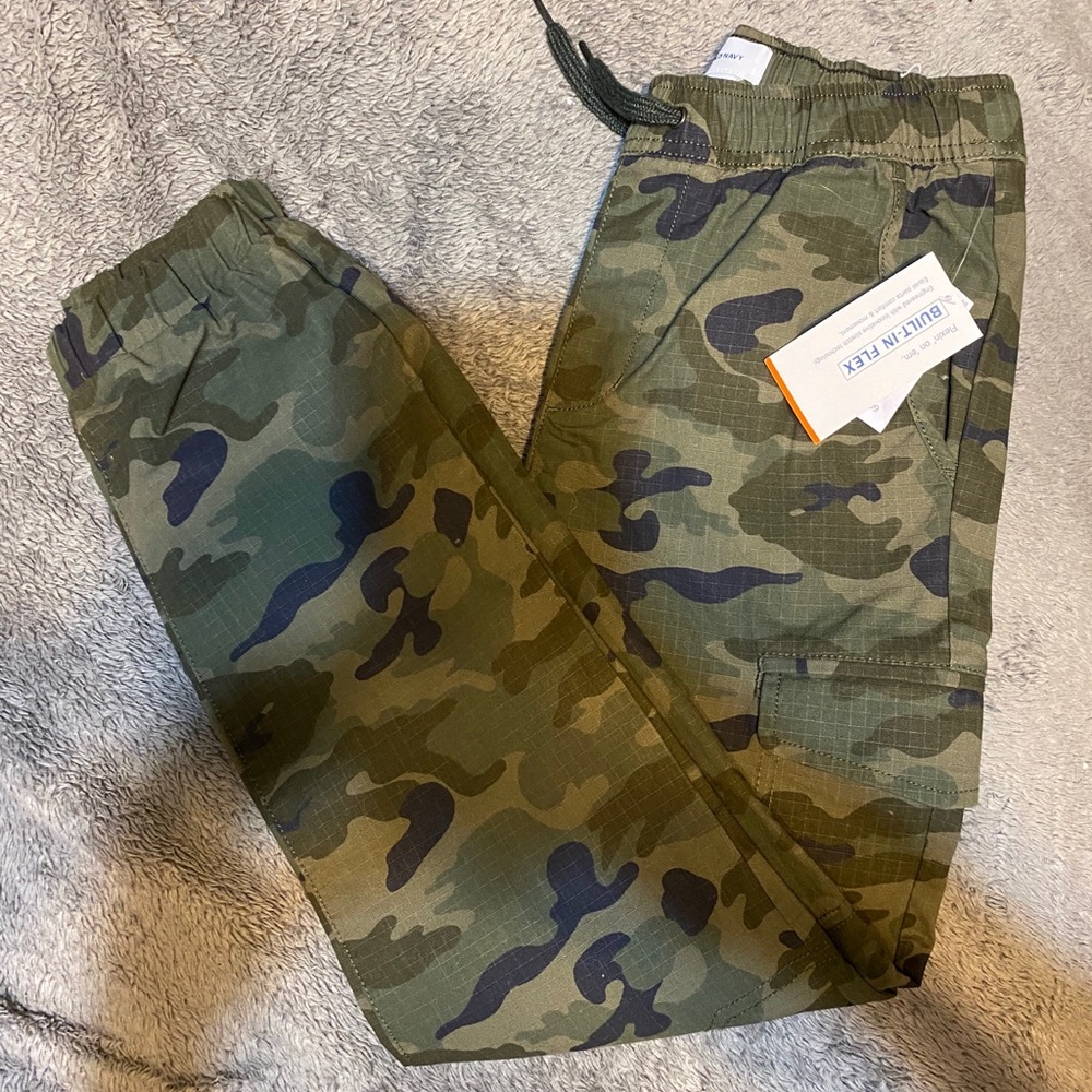 NWT Camo Cargo Pants